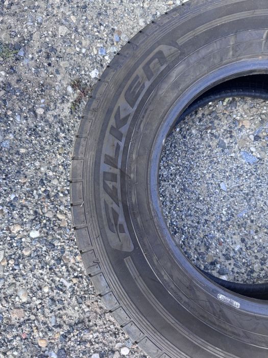 215/75R16C Nexen.