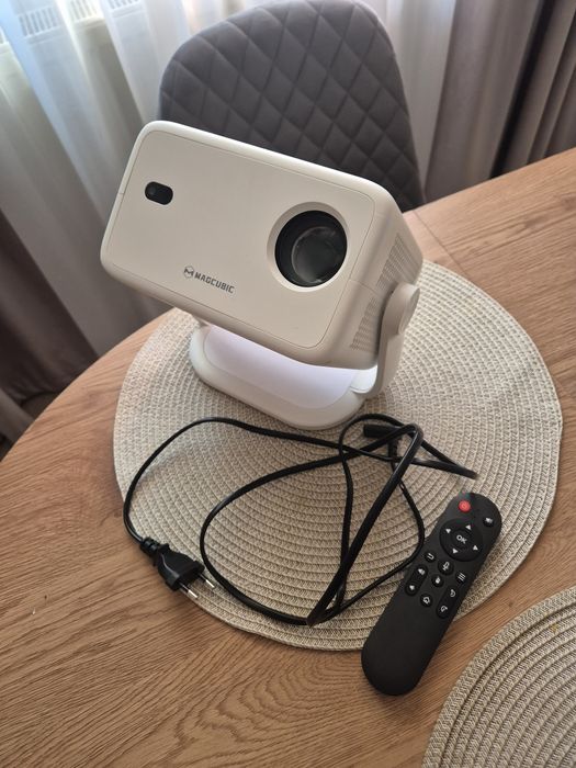 Magcubic L018 android tv