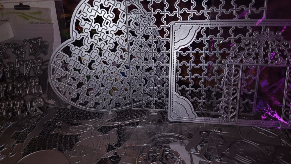 Шаблони за щамповане и щанцоване