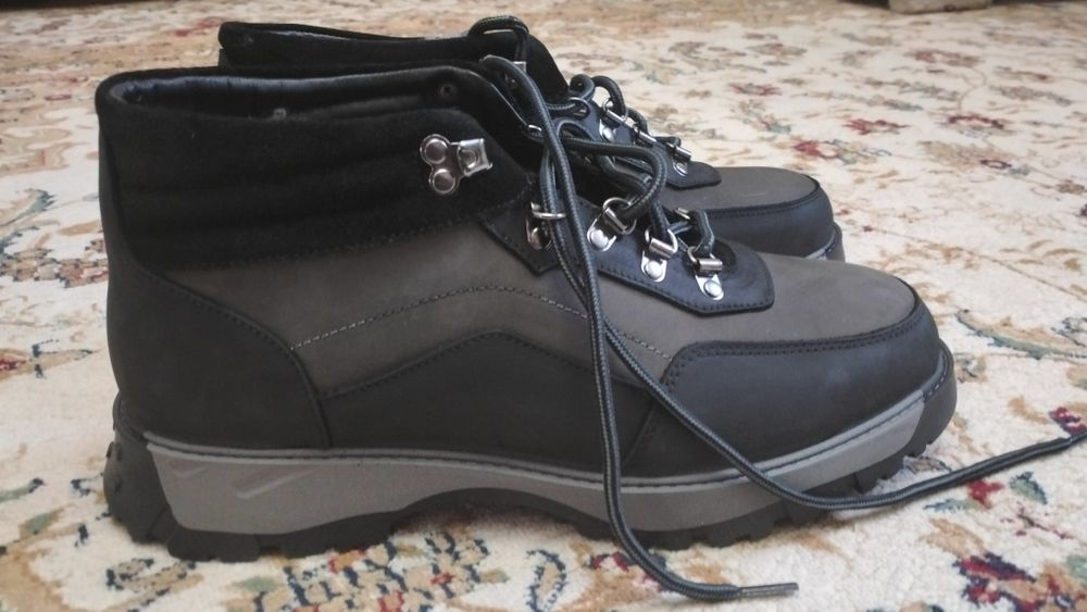 Продам зимнюю обувь