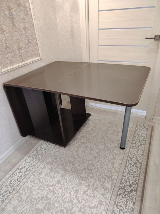 Продам стол книжка б/у