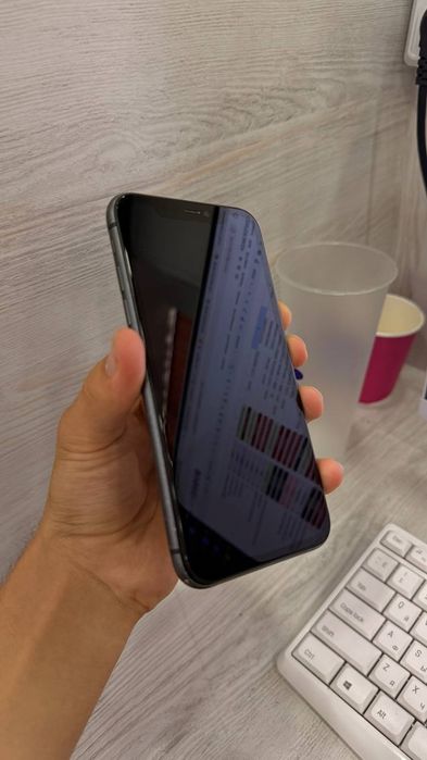 Iphone 11 qora 64 srochno!!!