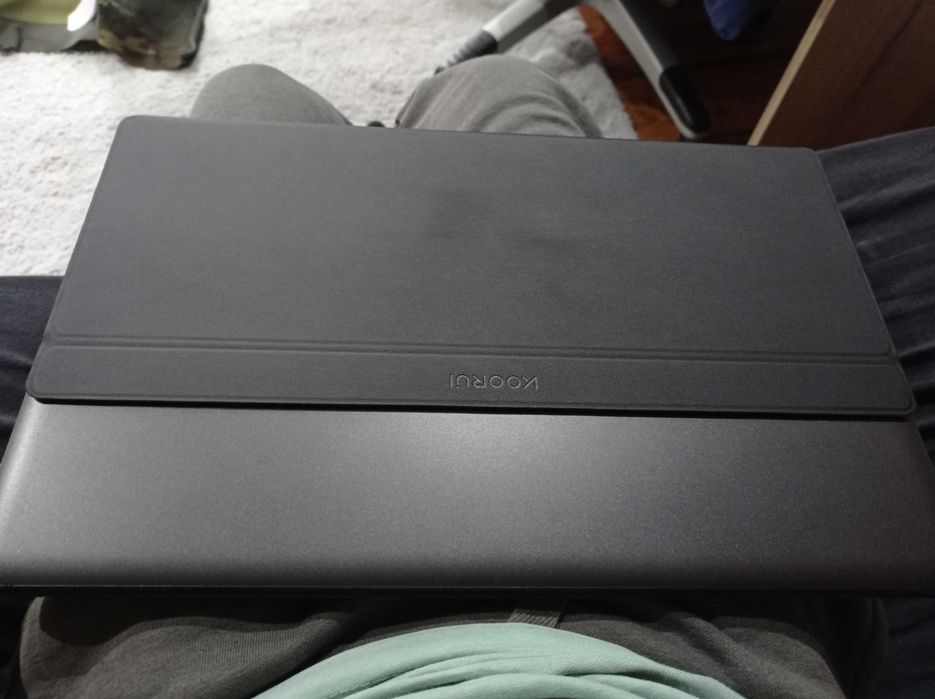 Продавам мини монитор добър за лек геиминк с хубаво качество