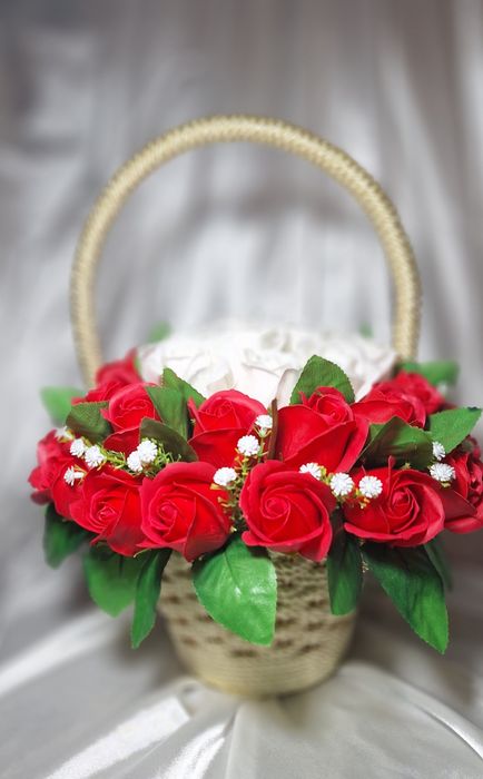 Корзинка  розы из мыла