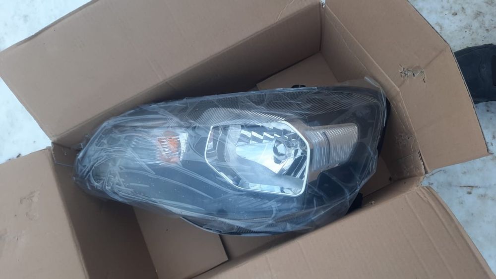 фара  левая почти новпяна FAW V 5