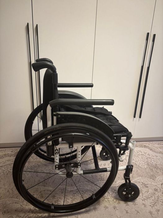 Инвалидная коляска