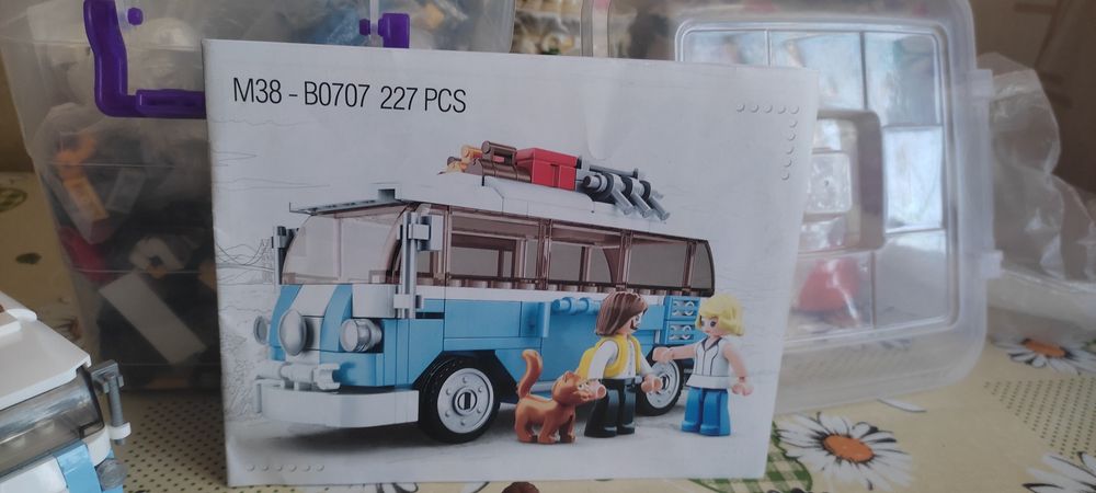 Детский конструктор автобус