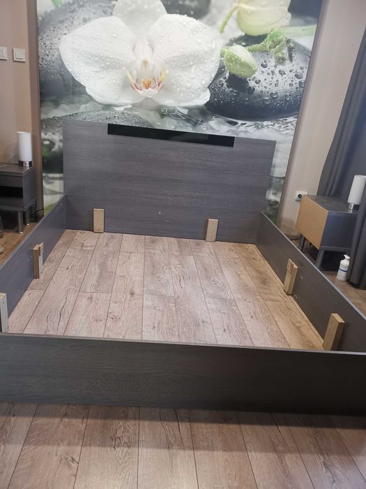 Продавам рамка за легло