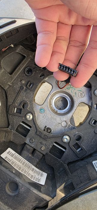 Продавам М волан