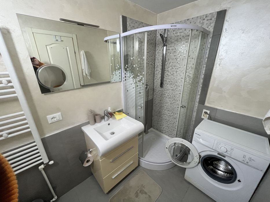 Inchiriez garsoniera