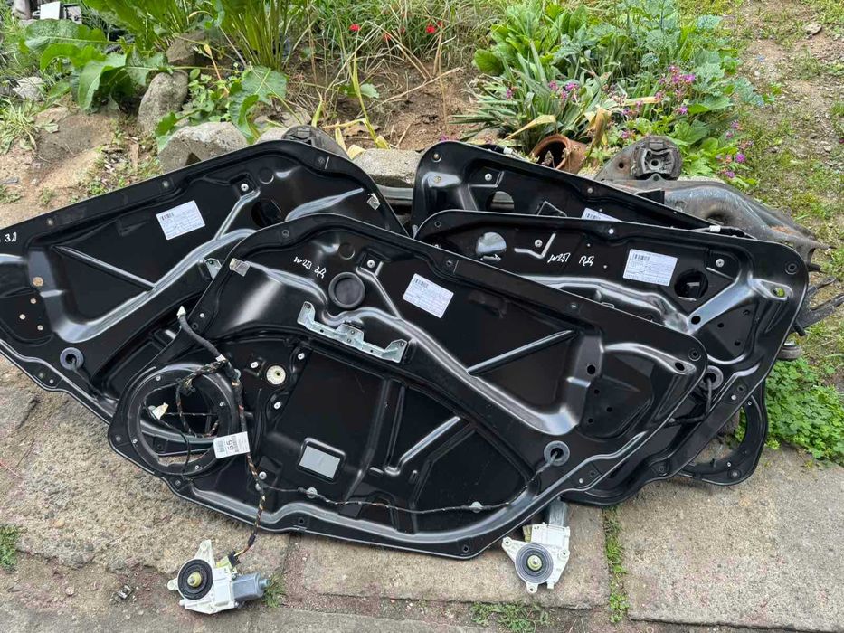 Стъклоповдигачи за Mercedes R class W251