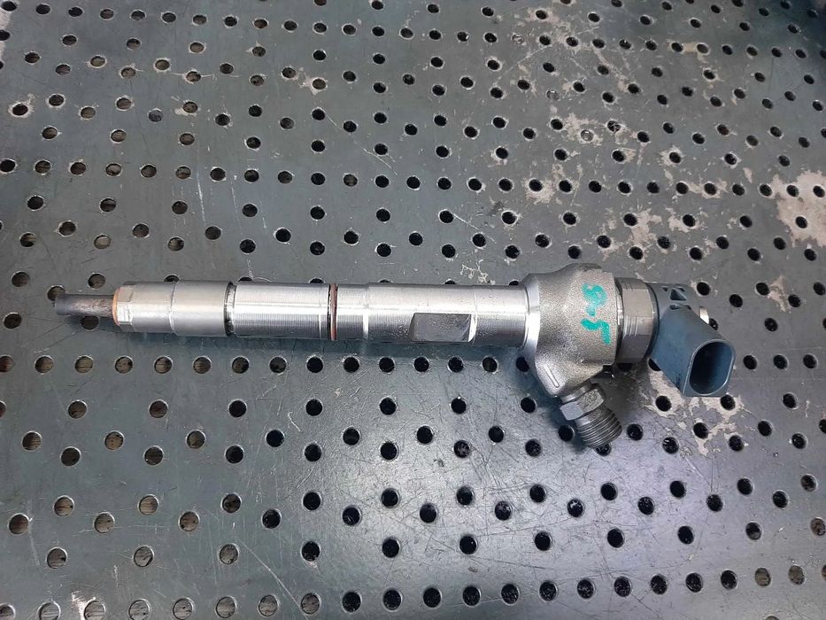 Injector 2.0 tdi audi q5 q3 8u a3 8v a4 b8 a5 skoda octavia 3 vw golf 7 touran 0445110471 04l130277ae