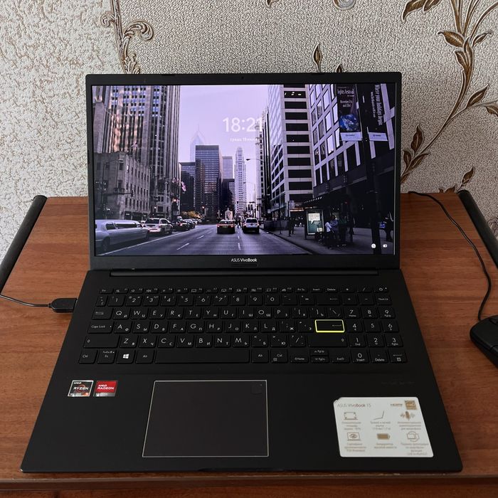 ASUS VivoBook 15 / Ryzen 5 / 8GB / SSD