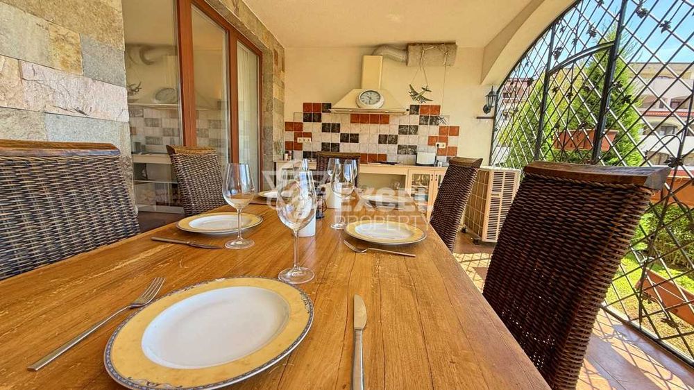 Продава се Многостаен апартамент в Свети Влас - 329 кв.м за 2037 €/кв.м - Снимка #12