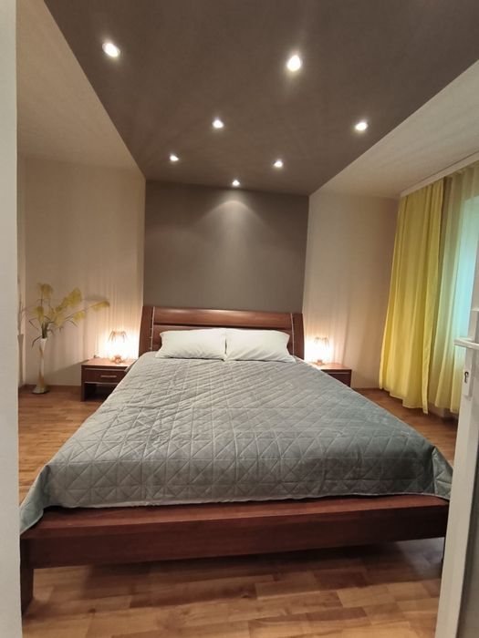 vand pat cu 2 noptiere