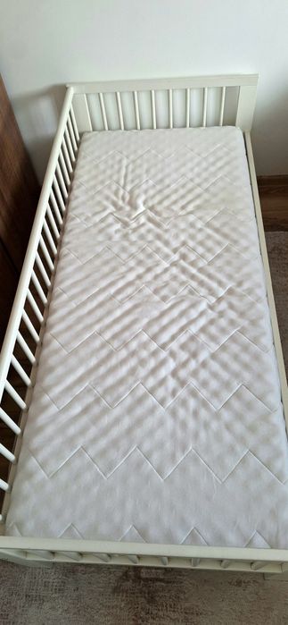 Vand pat Ikea cu saltea pentru  copii,70x160