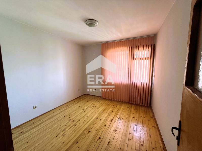 Продава се Тристаен апартамент в Благоевград, Широк център - 82 кв.м за 1011 €/кв.м - Снимка #9