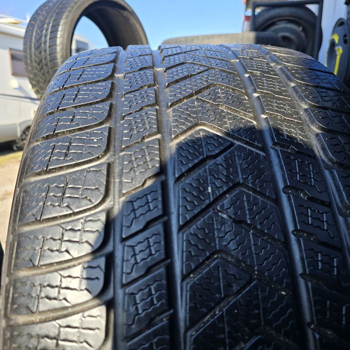 315 30 21 зимни гуми 2бр Pirelli Soto zero 3