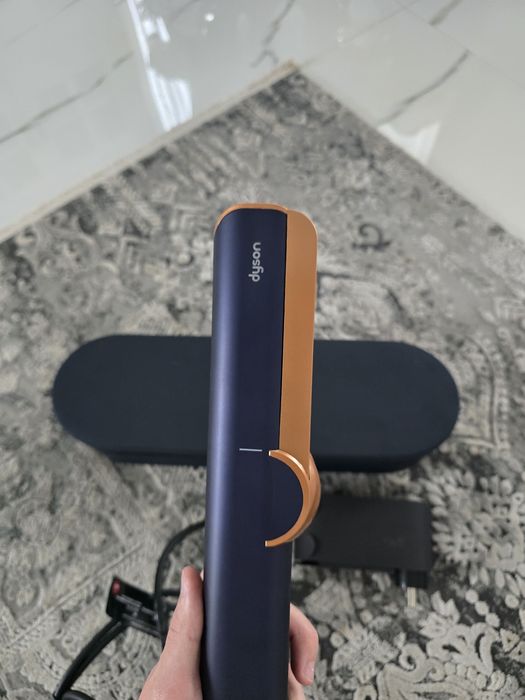 Dyson Airstrait Blue