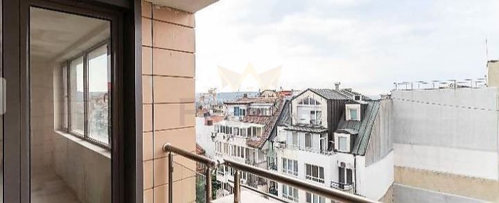 Продава се Тристаен апартамент в Варна, Център - 150 кв.м за 4394 €/кв.м - Снимка #5