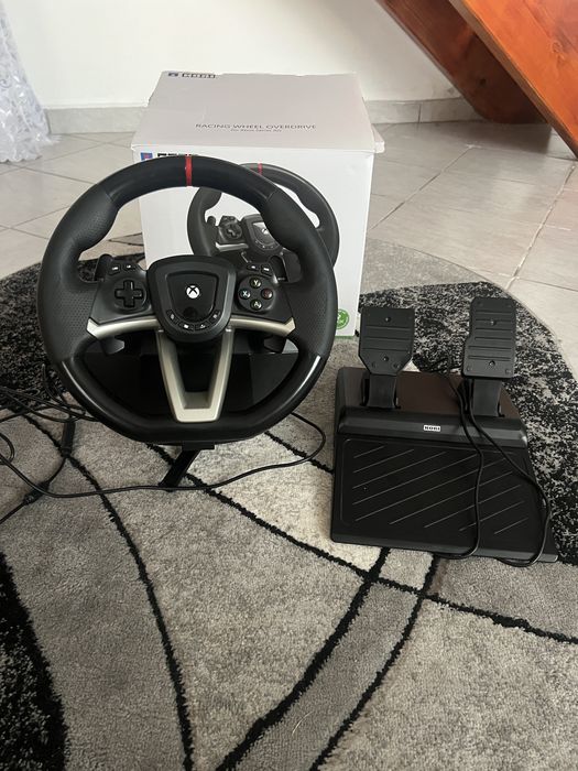 Vând volan hori racing