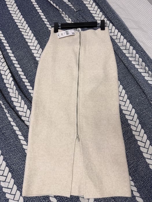 Ayollar yupkasi Mango brendi S