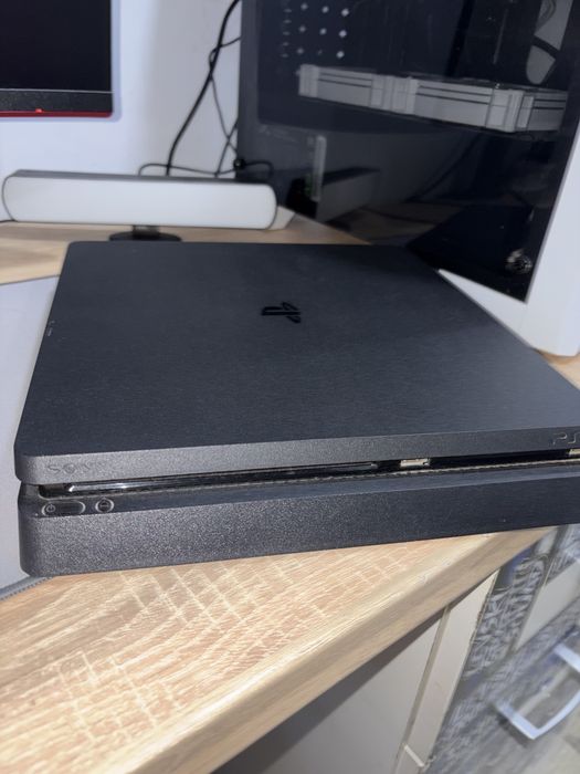Продавам PlayStation4
