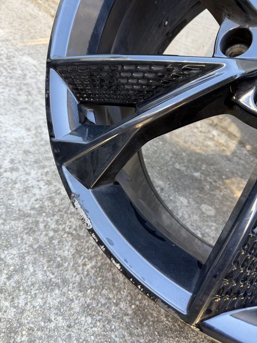 19,,RS Black limited модел Audi