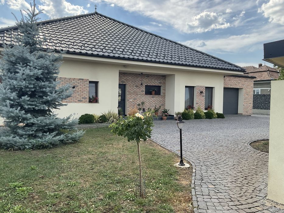 Vand casa in loc.Mihai-Viteazu, Cluj sau schimb cu casa sau apartament plus diferenta