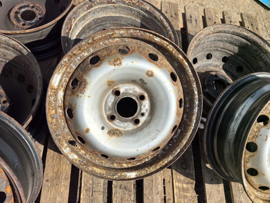 15 цола 4 х 100 мм Дачия / Рено - 6 Инча / ЕТ 50