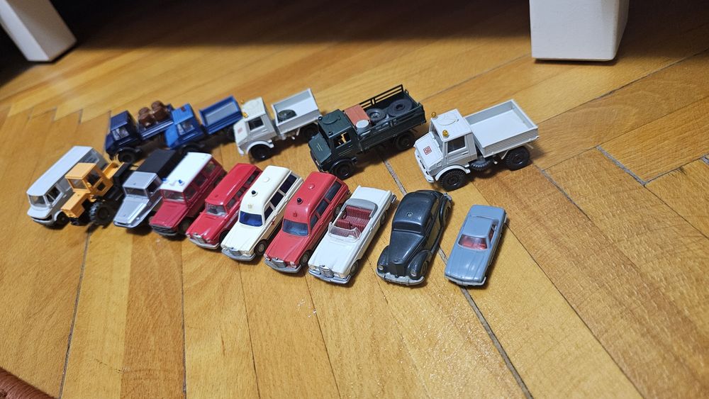 Vand mașinuțe Mercedes vintage 1.87