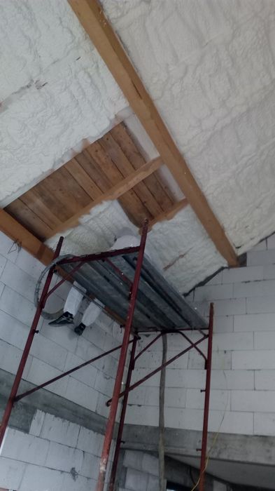 Izolatii spumă poliuretanică