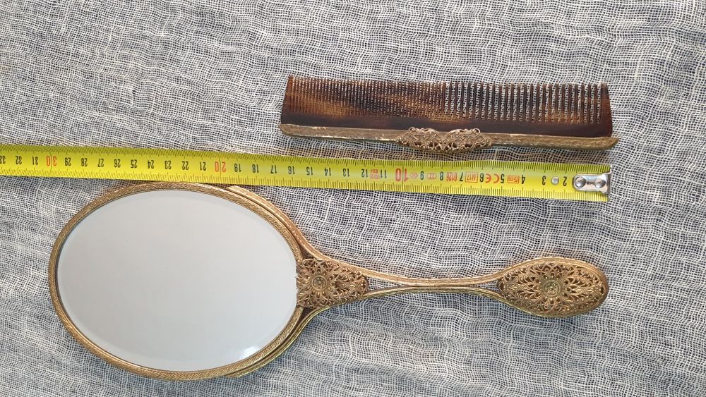 Кристално двулицево огледало и гребен