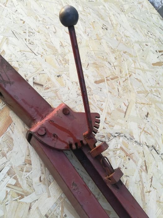 Плуг ПЦ-1-18 — это оборотный плуг ( реверсивный) для мотоблока