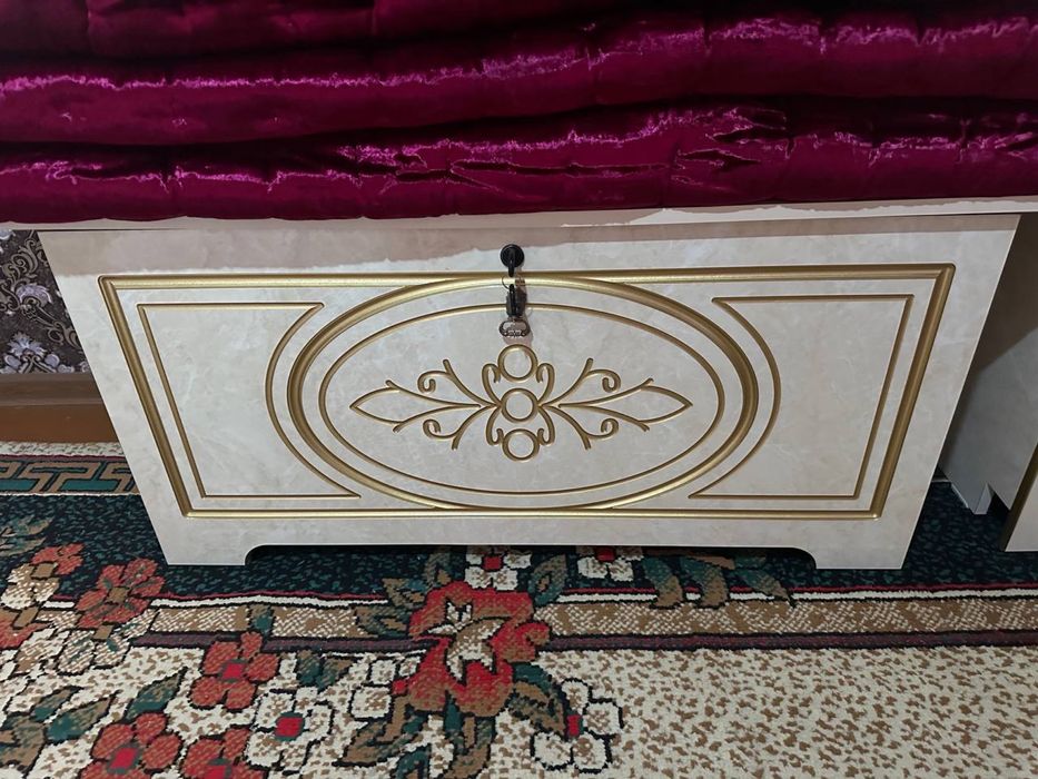 sandiq holati yangi , ona bola sotiladi