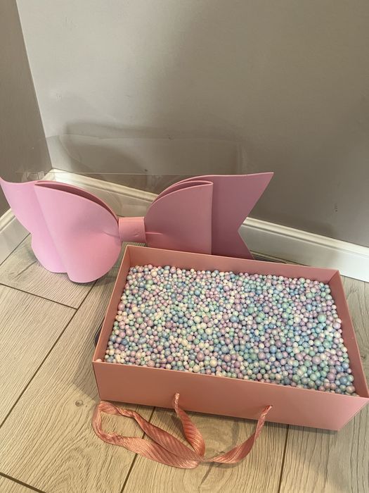 Подарочная коробка