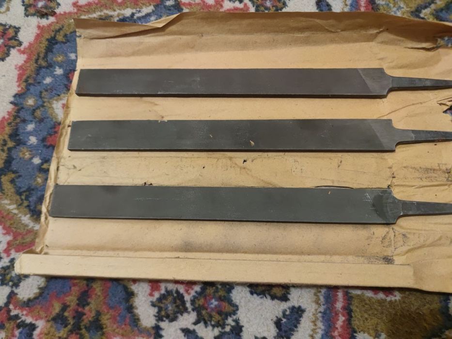 Напильник по металлу гладкий
СССР 
Четырех сторонний 
50 тысяч