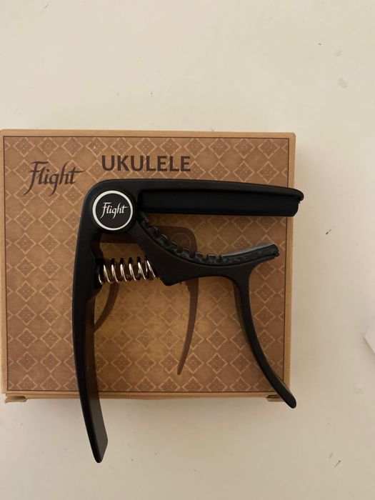 Каподастр для укулеле