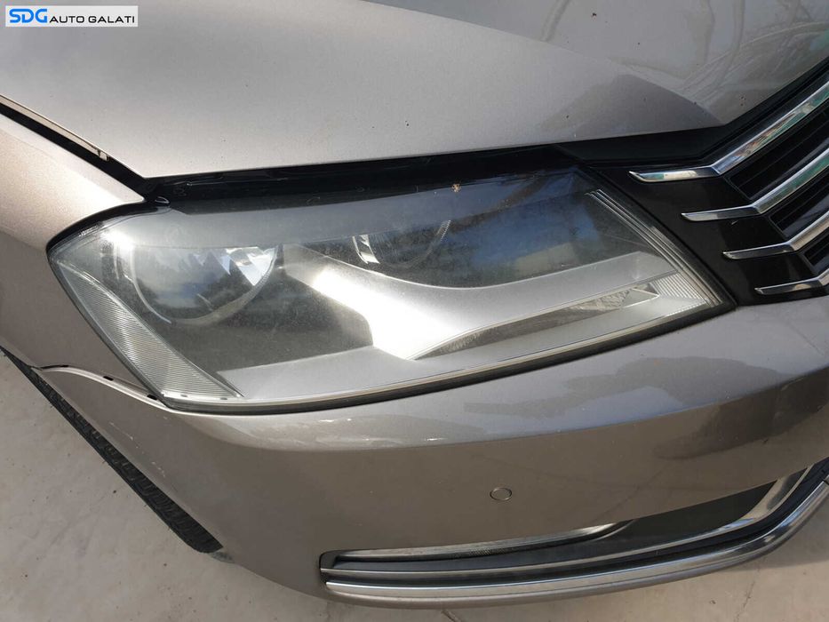 Far Dreapta FARA Xenon Volkswagen Passat B7 2010 - 2015 [L1576]
