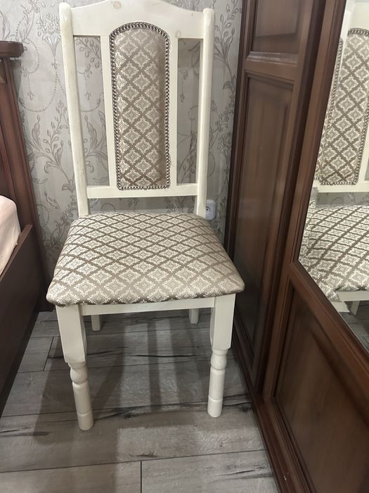 Продам новые стулья 12 штук