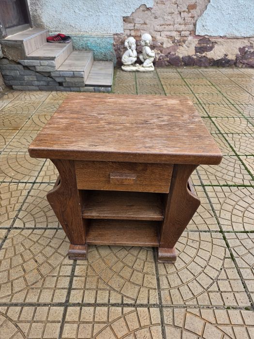 Дървена ретро масичка