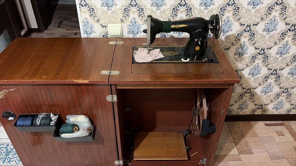 Продам швейную машину