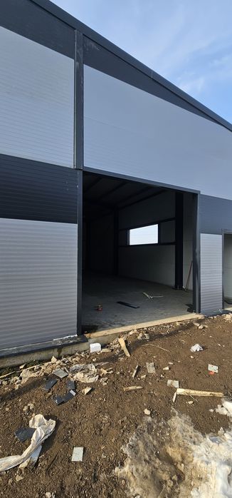 Executam hale metalice hala pe stoc 12x40x4 Cu panouri sanvis
