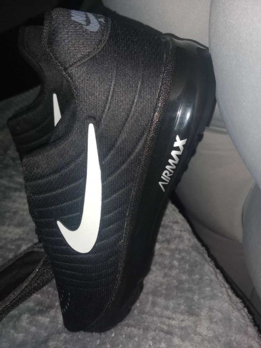 Маратонки  Nike-нови