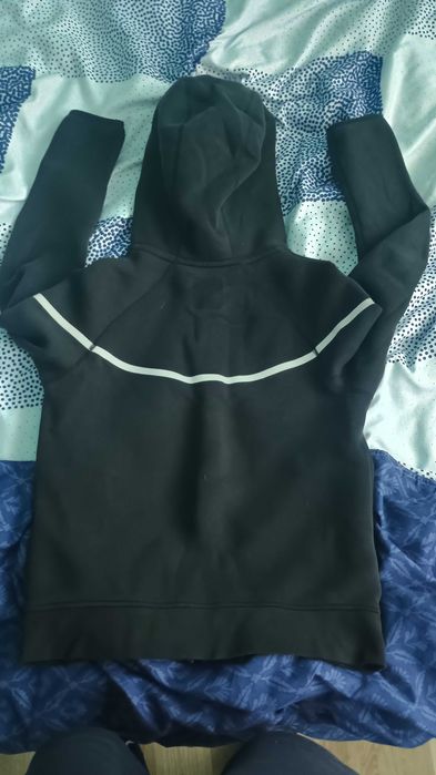 Горнище на Nike tech fleece