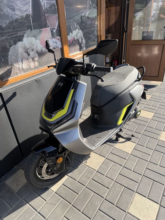 Inchiriez scuter electric, permis cat B, A1, 80 km autonomie