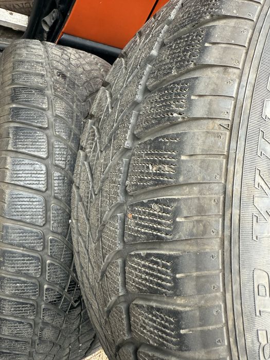 4 зимни гуми Dunlop 235/60/18 - 6.5-7мм, стари но почти неизползвани.