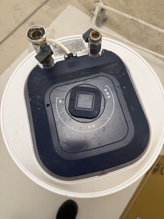 Продам новый Аристон 80 литров