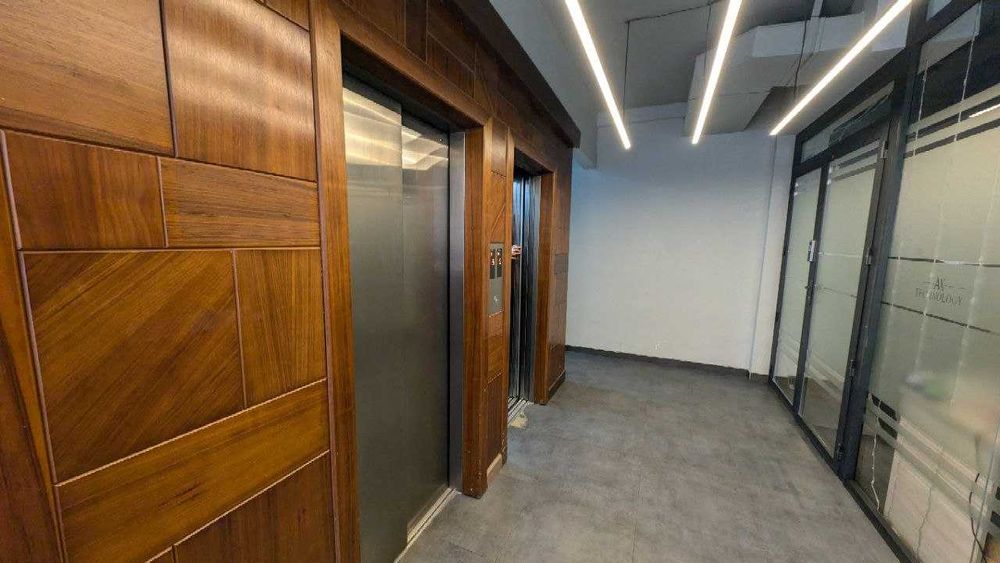 Сдаеться целый этаж в бизнес центре по ул Ойбек 400 кв