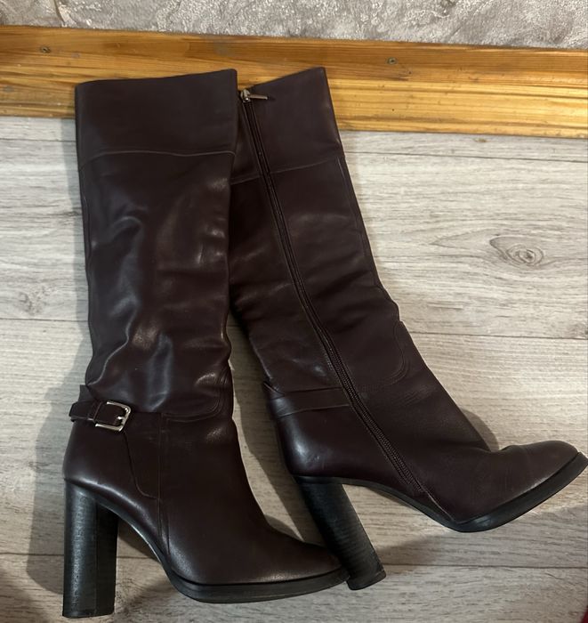 Продам женские сапоги basconi